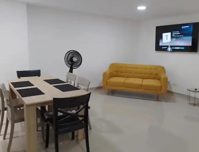 Beautiful Apartment In The Heart Of Laurels Medellin 0*,